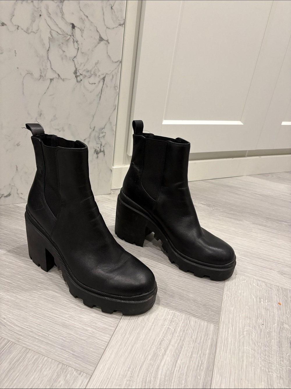 Steve Madden Women's Black Chelsea Lug-Sole Block Heel Boots